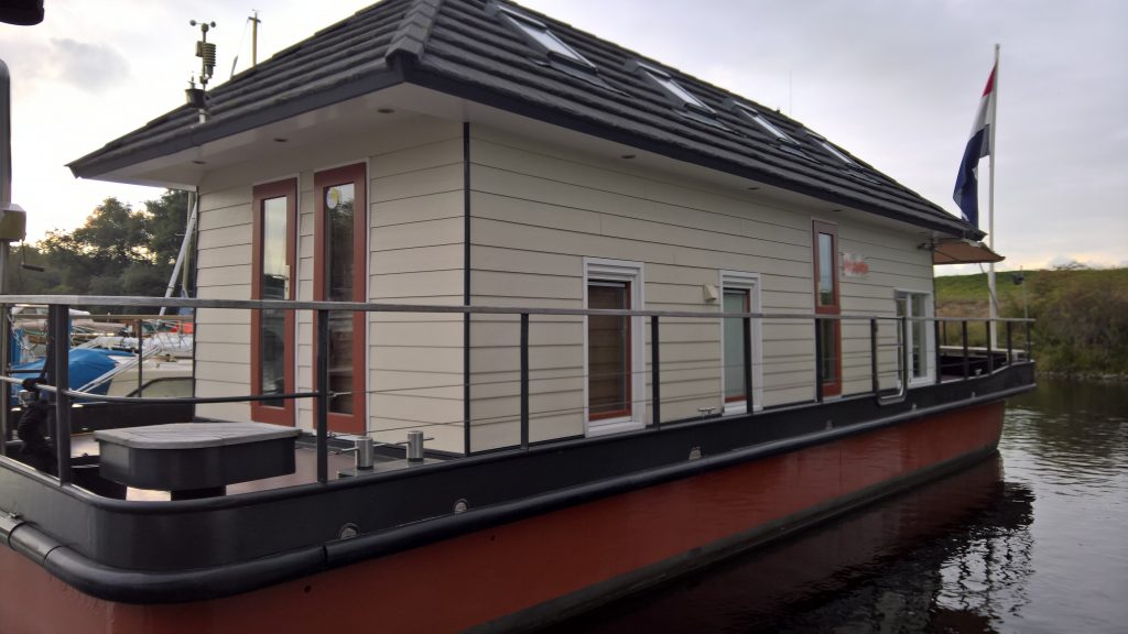 Villa am Wasser "Arcadia"